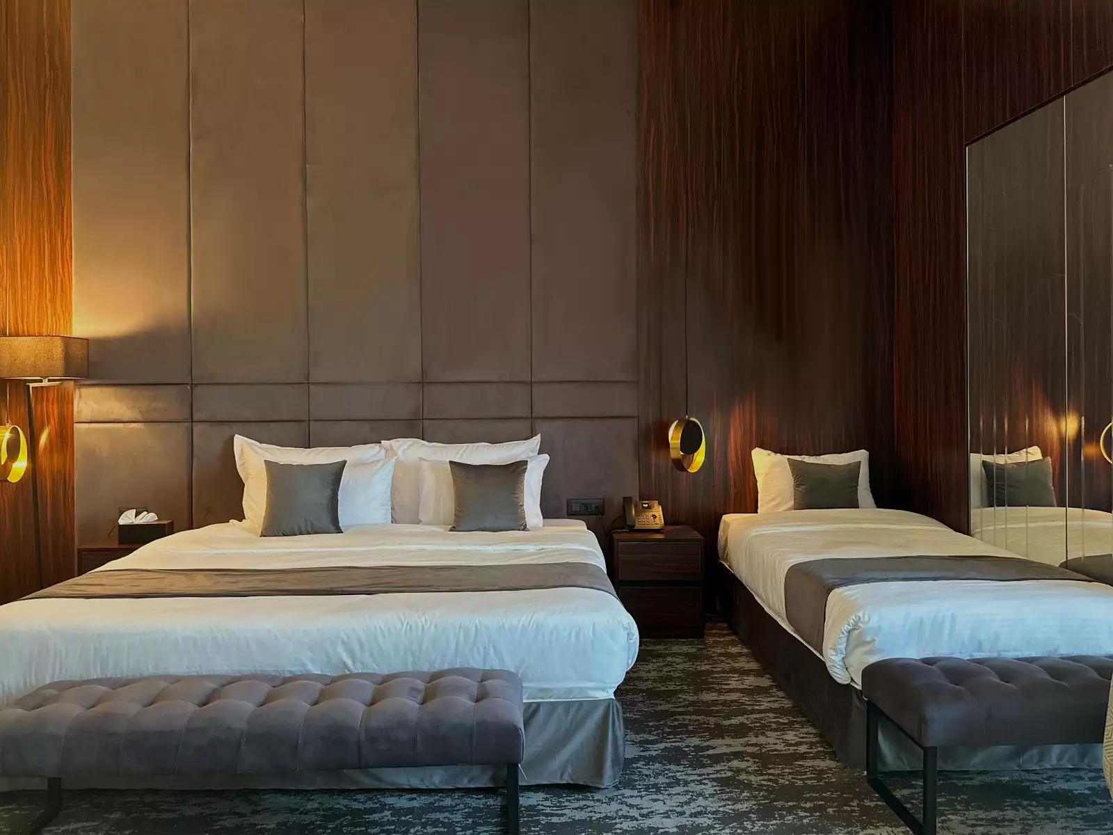 Alibaba https://cdn.alibaba.ir/ostorage/hotel-accommodation-images/67e3f88631ce2147606d1e25_سه تخته vip (1).webp